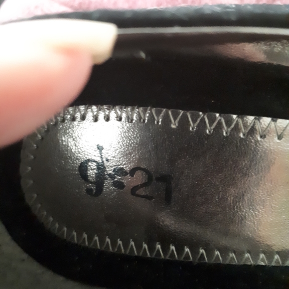 Shoes - Picture 2 of 2